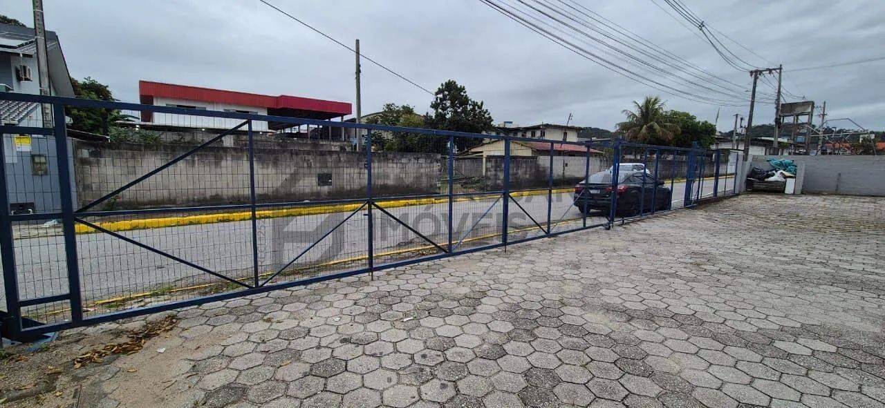 GALPÃO PARA LOCAÇÃO EM BIGUAÇU/SC  EXCELENTE ESTRUTURA LOGÍSTICA E OPERACIONAL - Foto 4