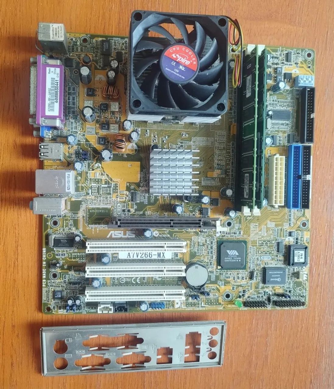 Placa mãe Asus A7V266-MX no estado - Foto 5