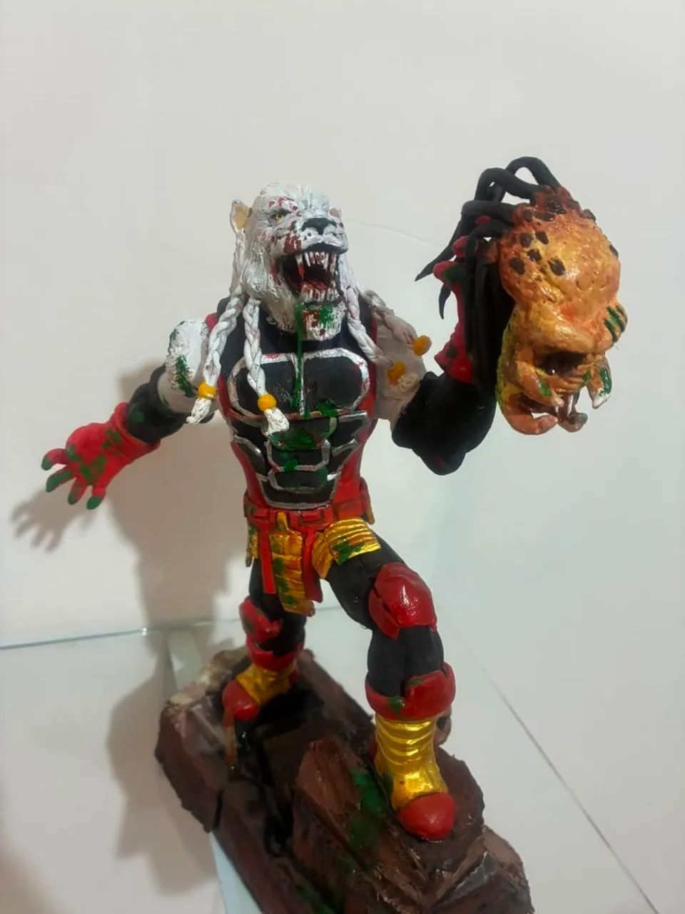Escultura Battle beast_ invencível 25 cm - Foto 2