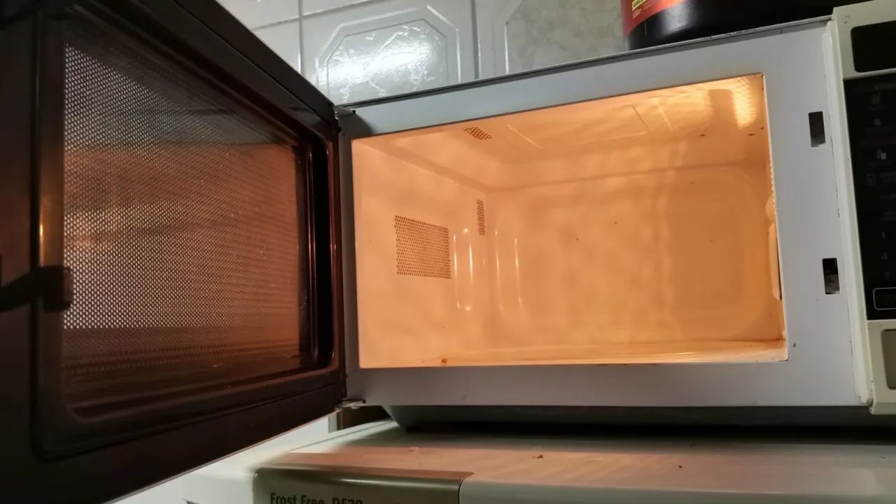 Microondas LG 30 litros  - Foto 2