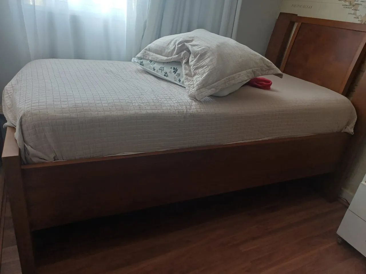 Vendo cama solteiro com colchão  - Foto 2
