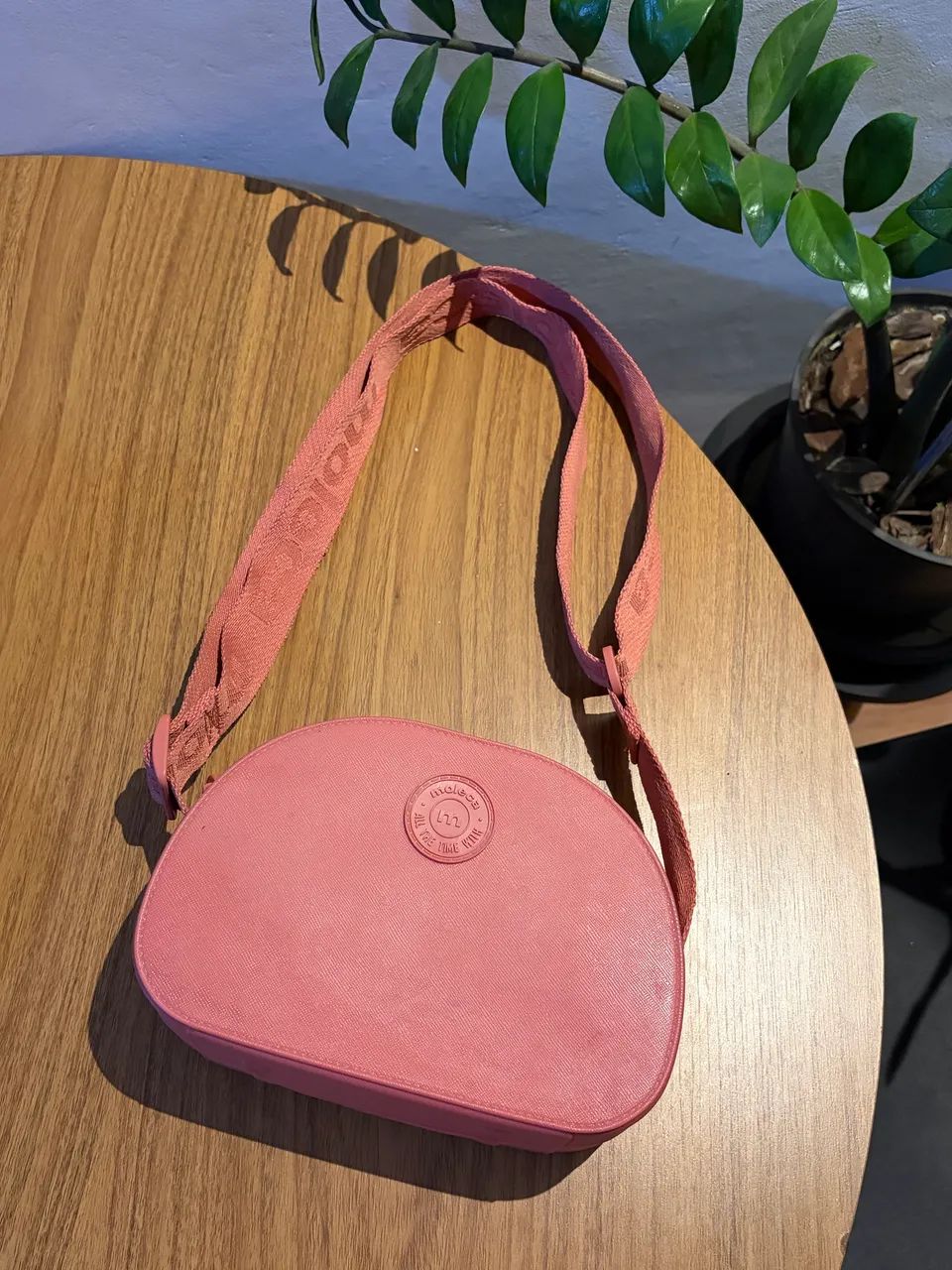 Bolsas femininas em perfeito estado - algumas novas e nunca usadas - Foto 5