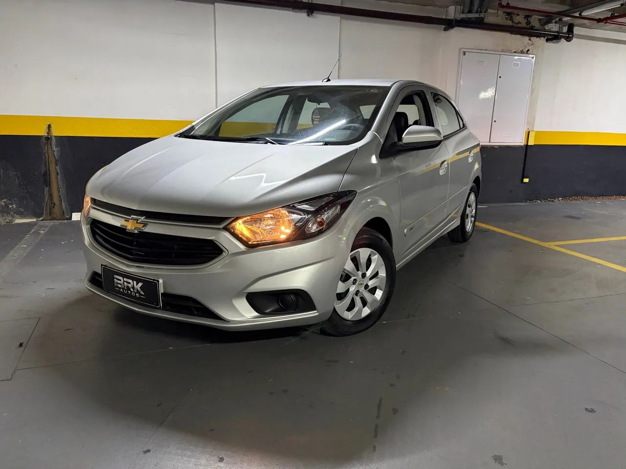 Chevrolet Onix Hatch LT 1.0 8V Flex Mec. 4P, foto 3 de 11