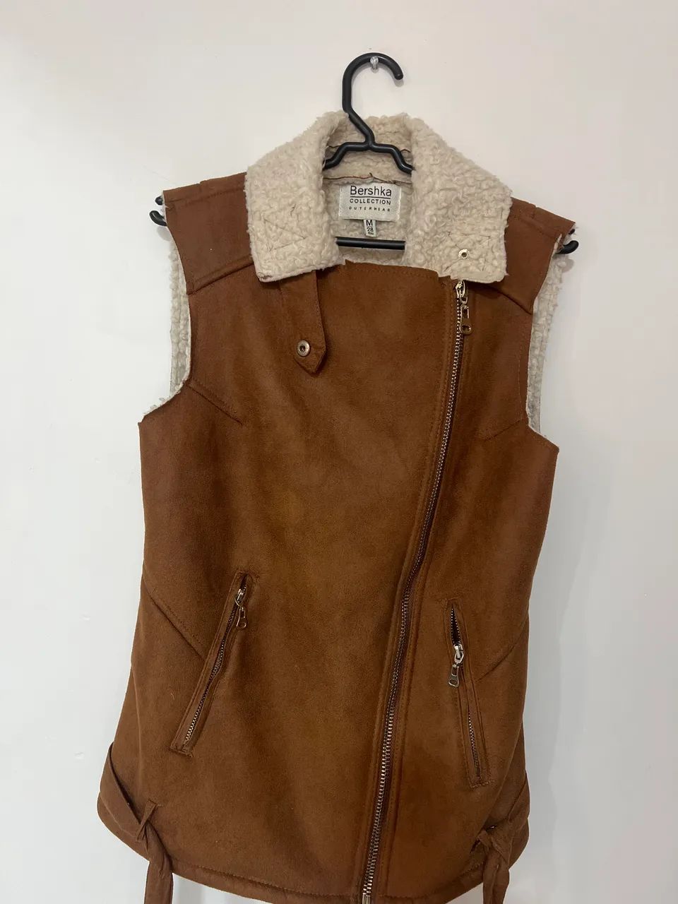 jaqueta bershka marrom com pelúcia interna  - Foto 2