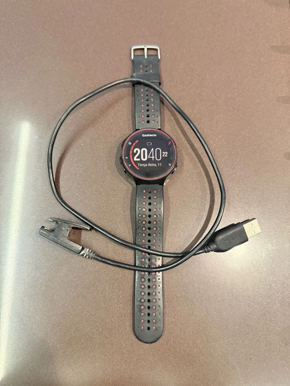 Relógio Garmin Forerunner 235