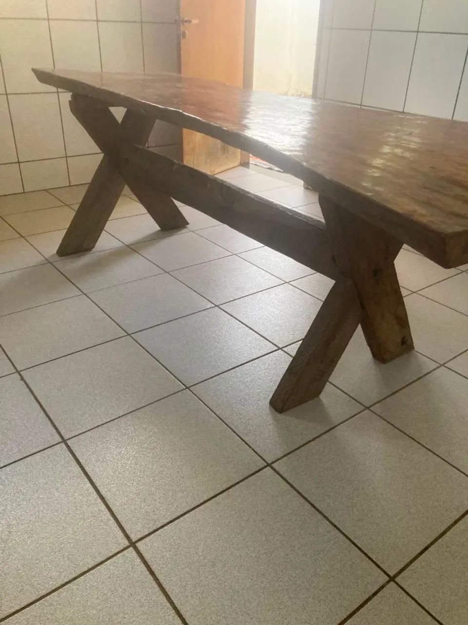 Vende se mesa de madeira 2x39cm - Foto 2