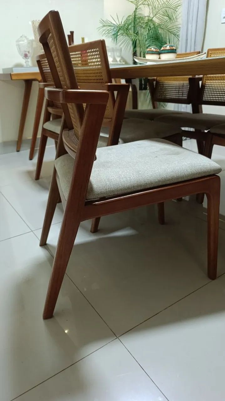 Vendo Mesa Com 6 Cadeiras De Madeira  - Foto 4