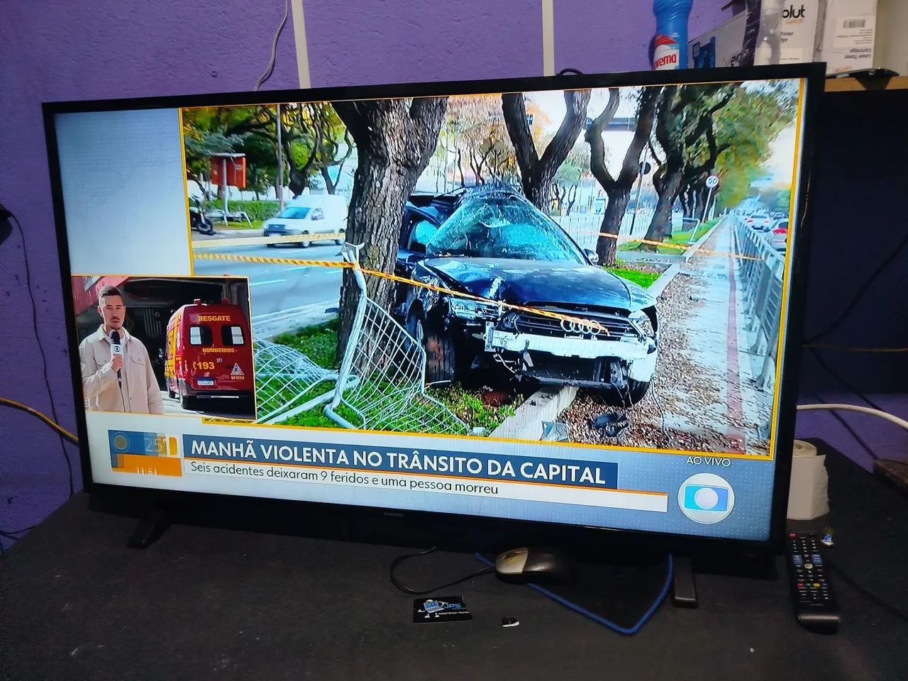 TV Smart 48 polegadas completo com pezinho e controle - Foto 3