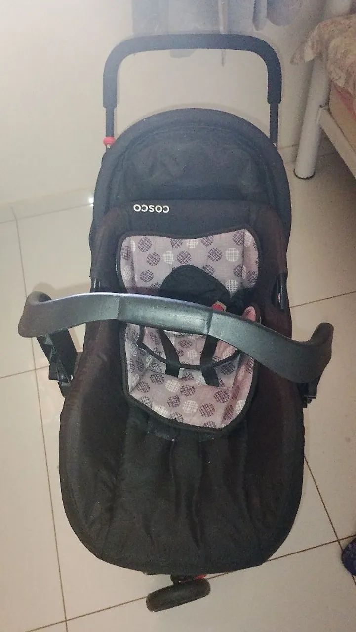 Vendo carrinho d bebê e um bb conforto - Foto 2