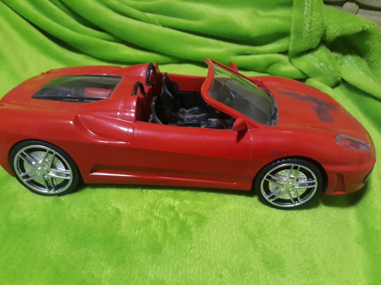 Carro grandão pra botar de decoração na estante - Foto 3