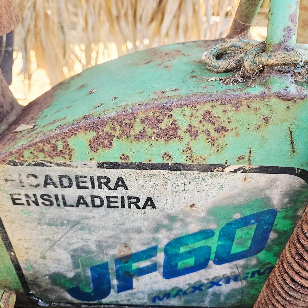 Trator Valmet 65 c/ Implementos - Foto 3