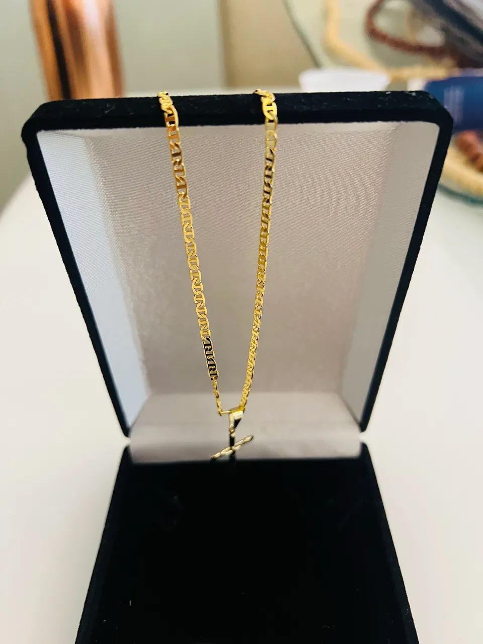 Corrente modelo piestrine 3mm banhada a ouro 18k com crusifixo 