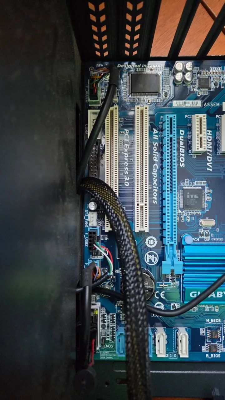 Placa Mãe Gigabyte Ga-h77-ds3h Lga 1155 - Foto 4