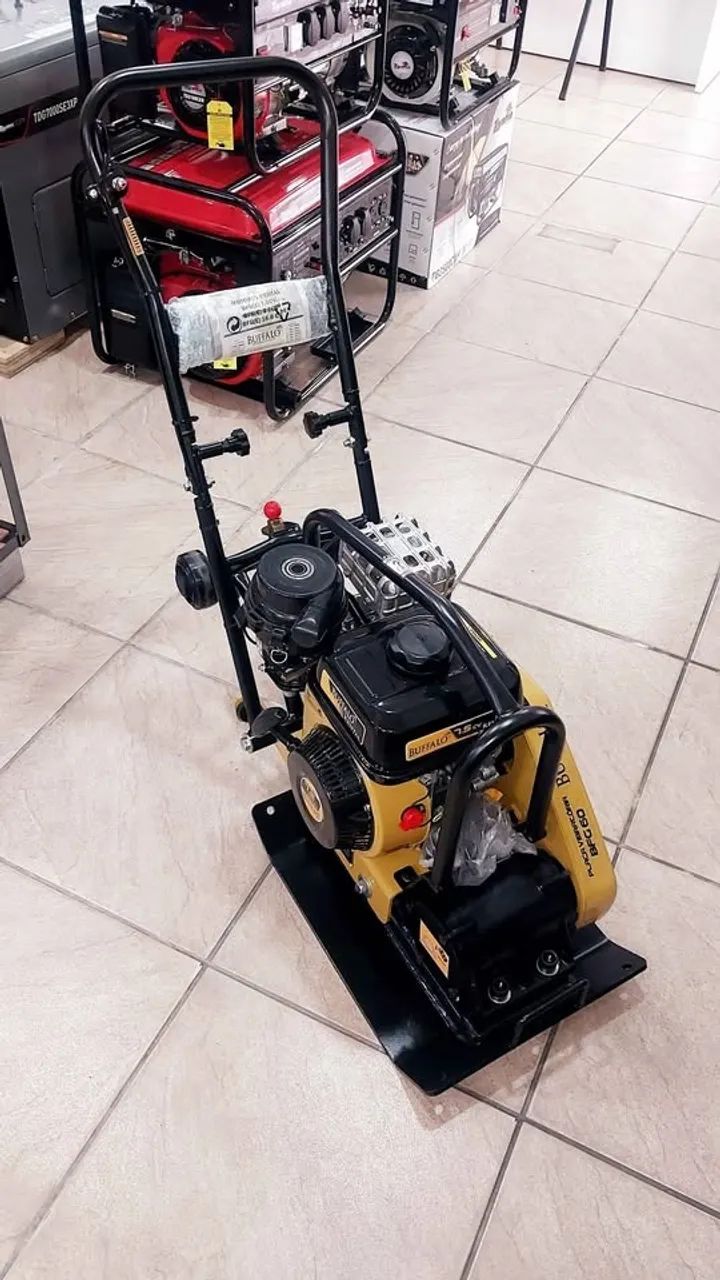 Placa Vibratória a gasolina 65kg e motor 7.5hp Buffalo Rental - Loja/Novo - Foto 4