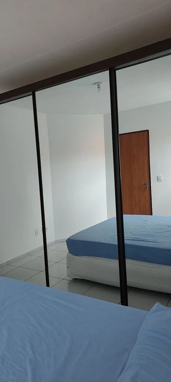 Guarda roupa com espelho 