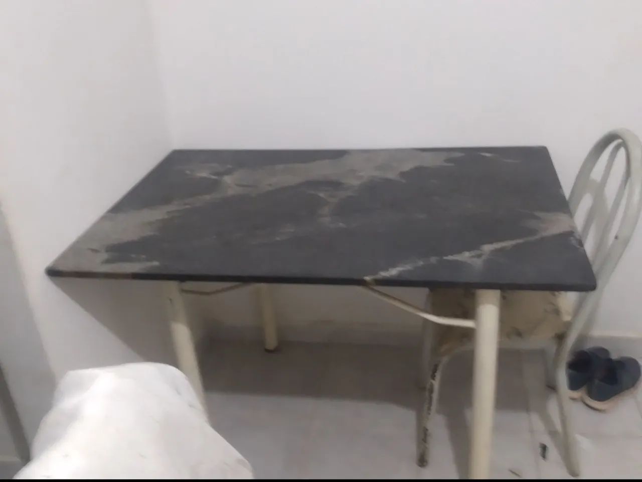 Mesa com 3 cadeiras usados - Foto 4
