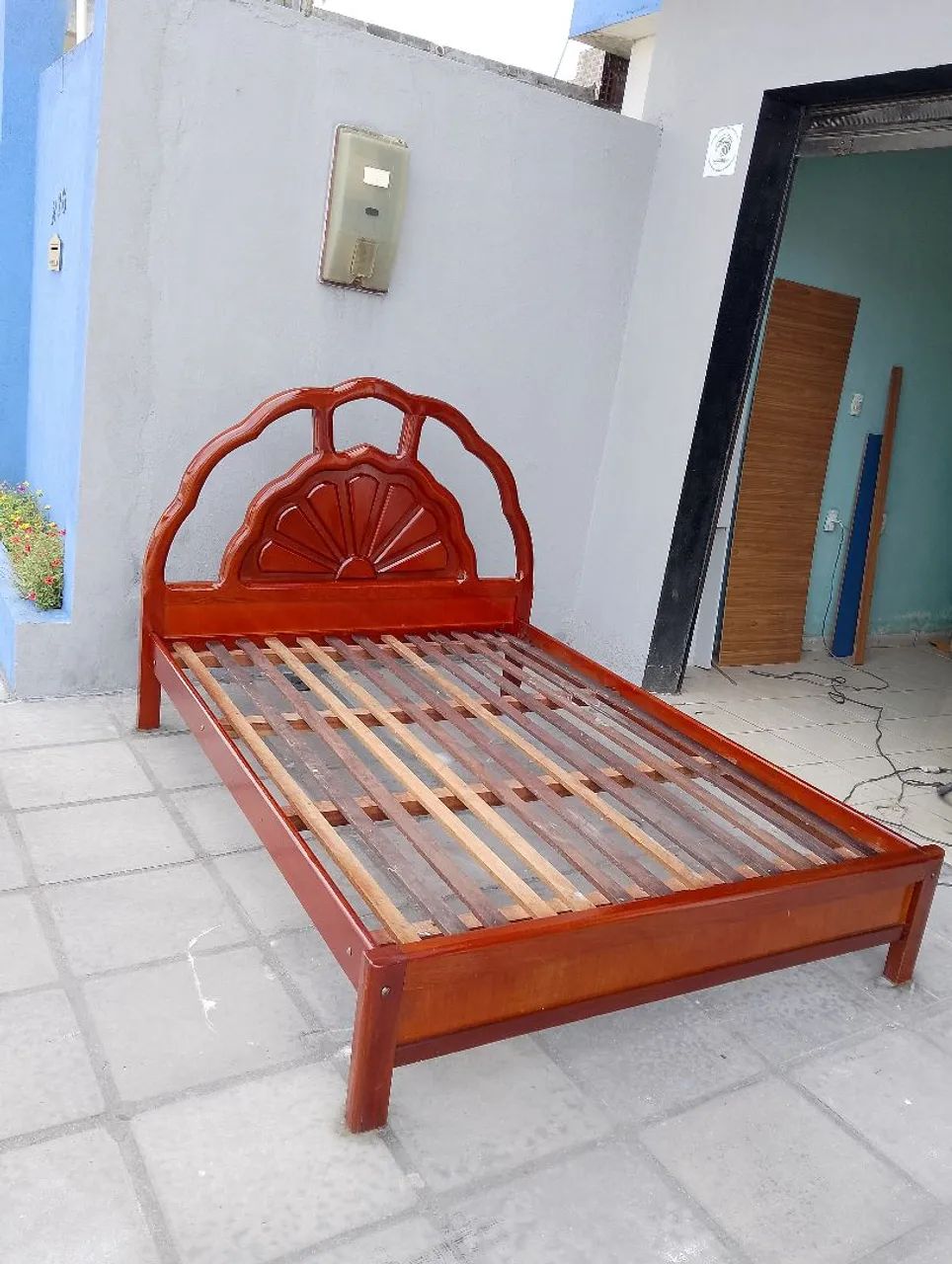 Cama de madeira maciça  - Foto 2