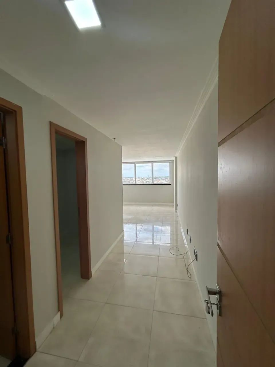 Alugo Sala comercial no Parque Office - Bem localizado - 33m2 - Split - Foto 4