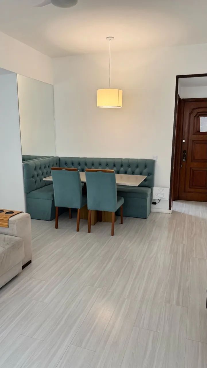 Canto alemão completo com mesa e cadeiras em ótimo estado - Foto 2