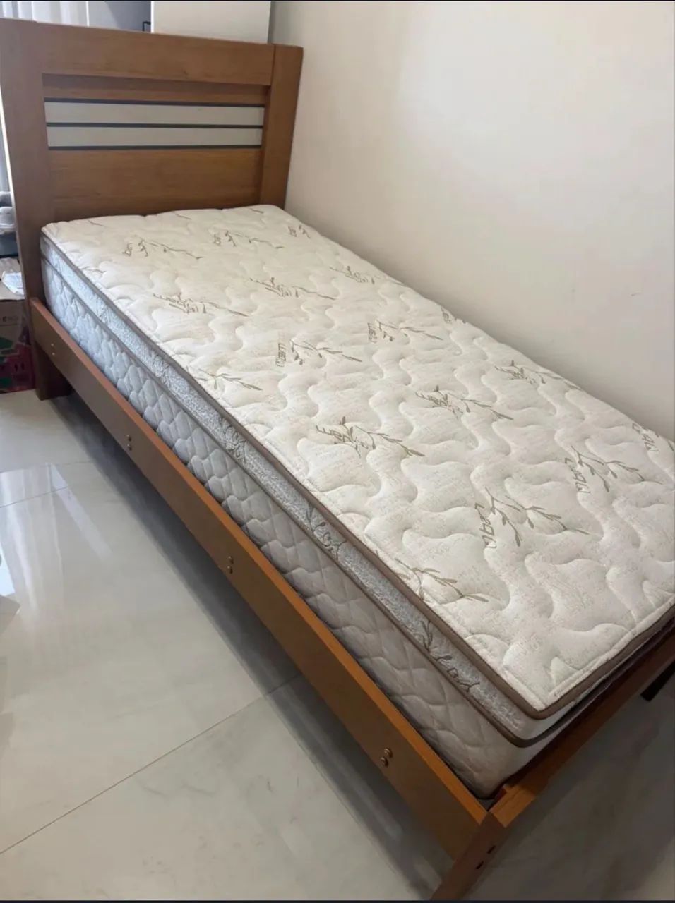 Cama + colchão 