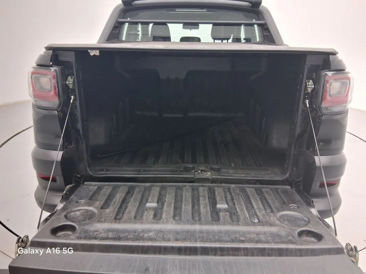 Fiat Strada Freedom 1.3 Flex 8V CD, foto 9 de 18
