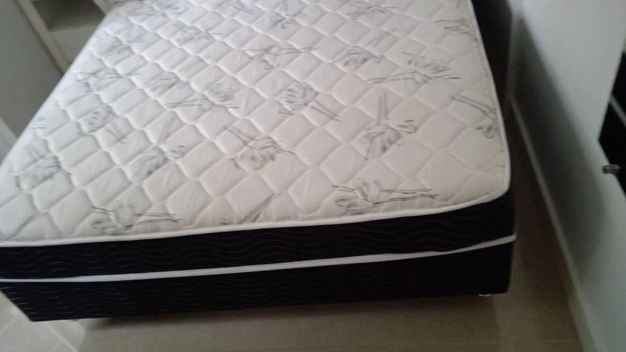 Vendo cama casal ( base com colchão conjugado)  - Foto 5