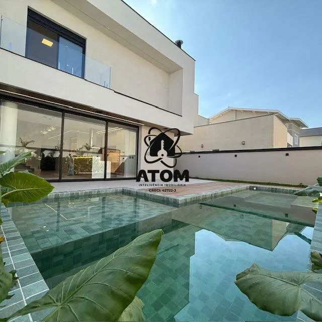 Vendo Lindo sobrado com 3 suítes, escritório e piscina