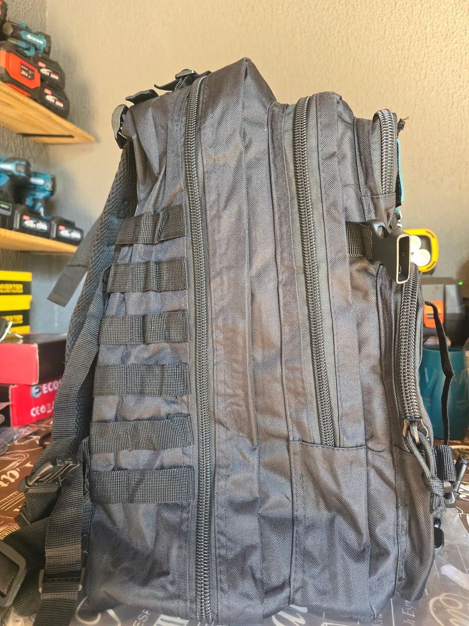 Mochila tática masculina resistente impermeável 150Litros - Foto 4