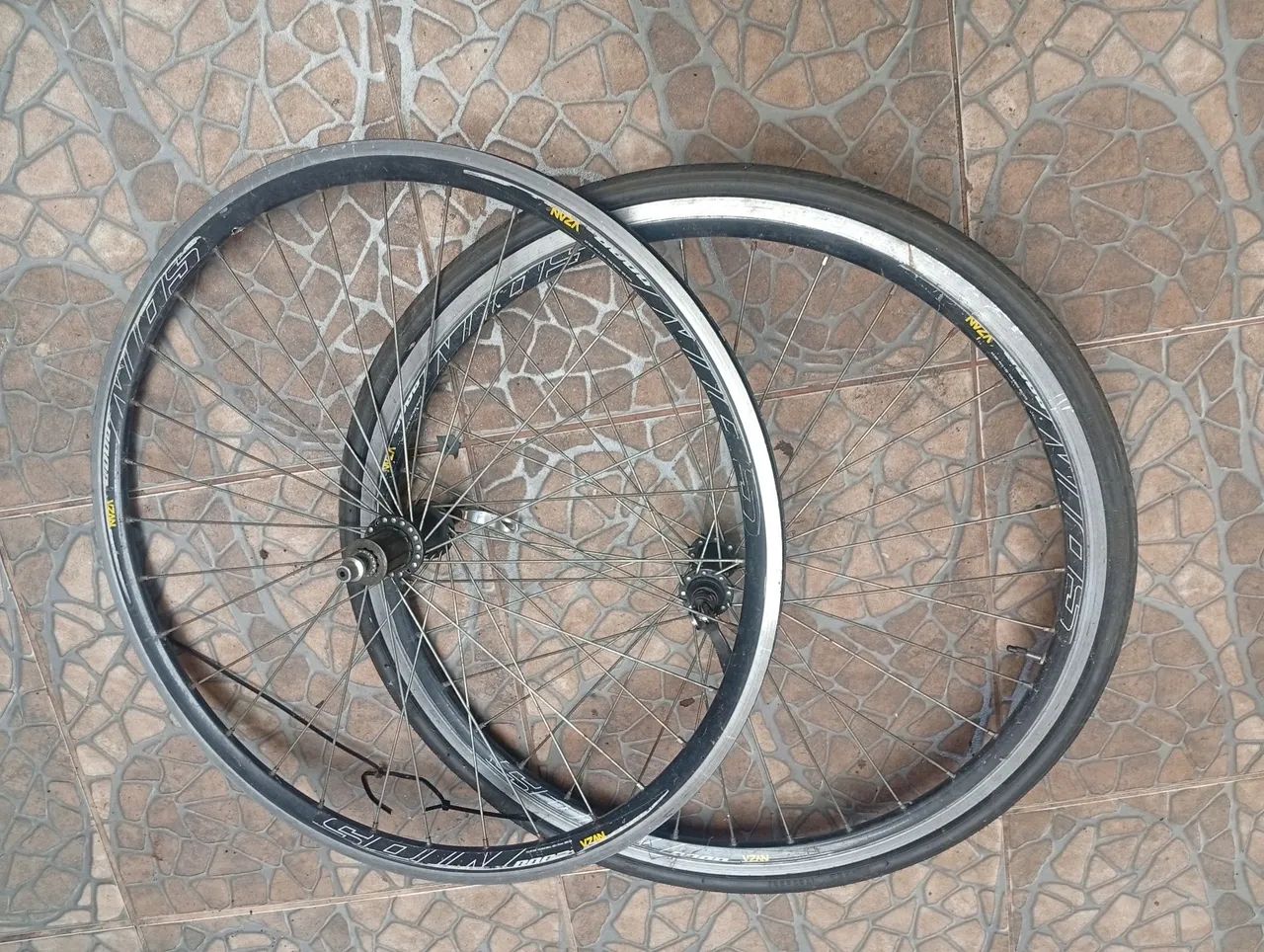 Par de Aros 700 