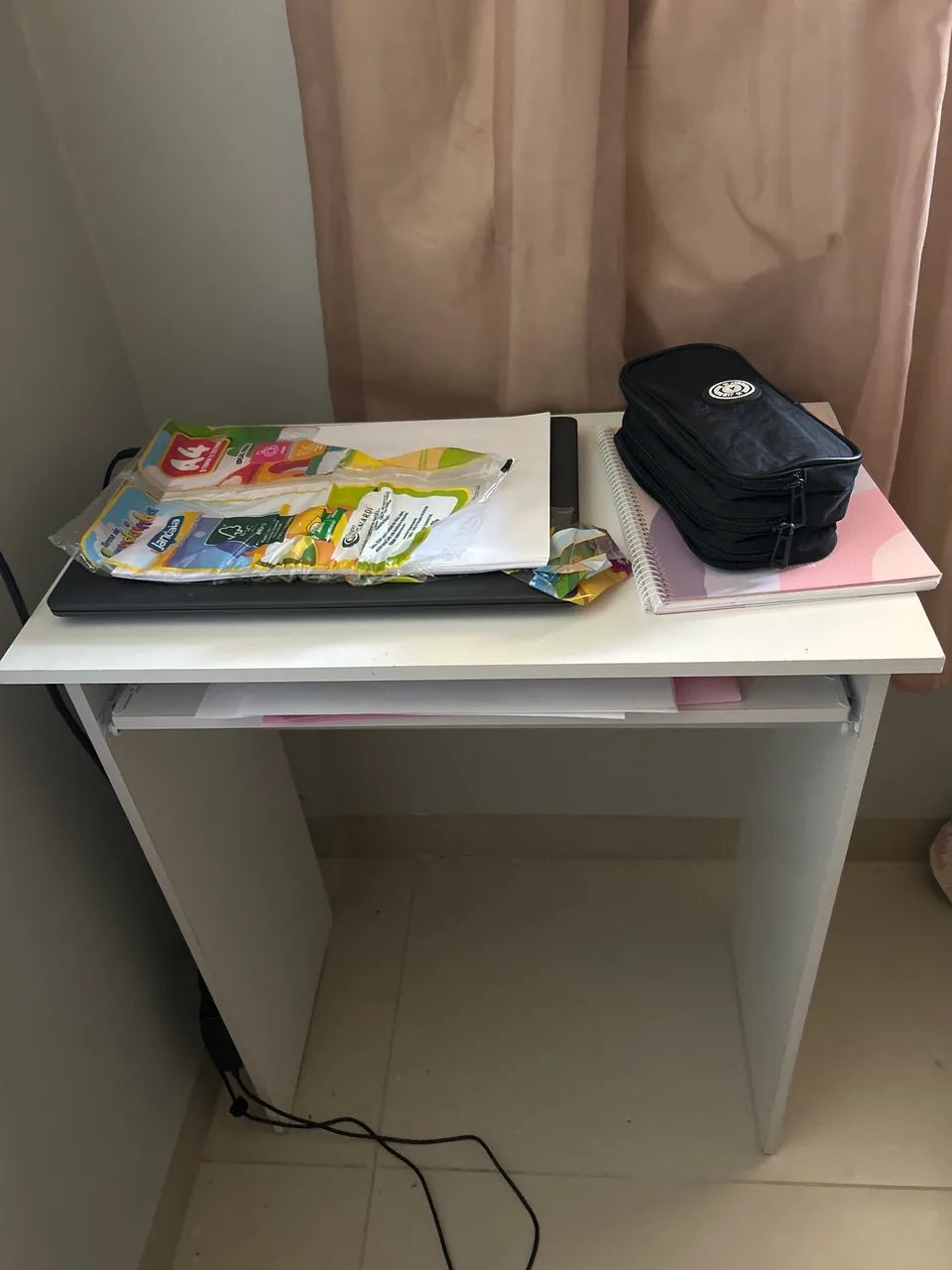 Mesinha para estudo - Foto 2