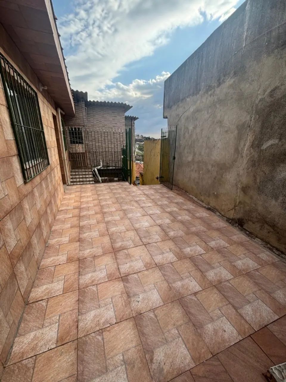 Alugo casa no Embu das Artes - Foto 2