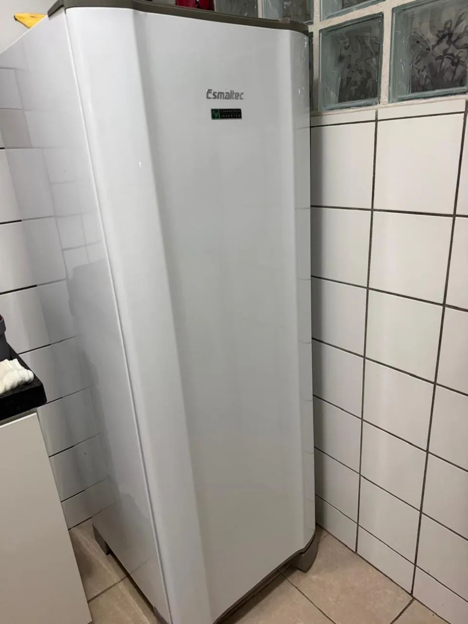 Geladeira ESMALTEC INVERTER 