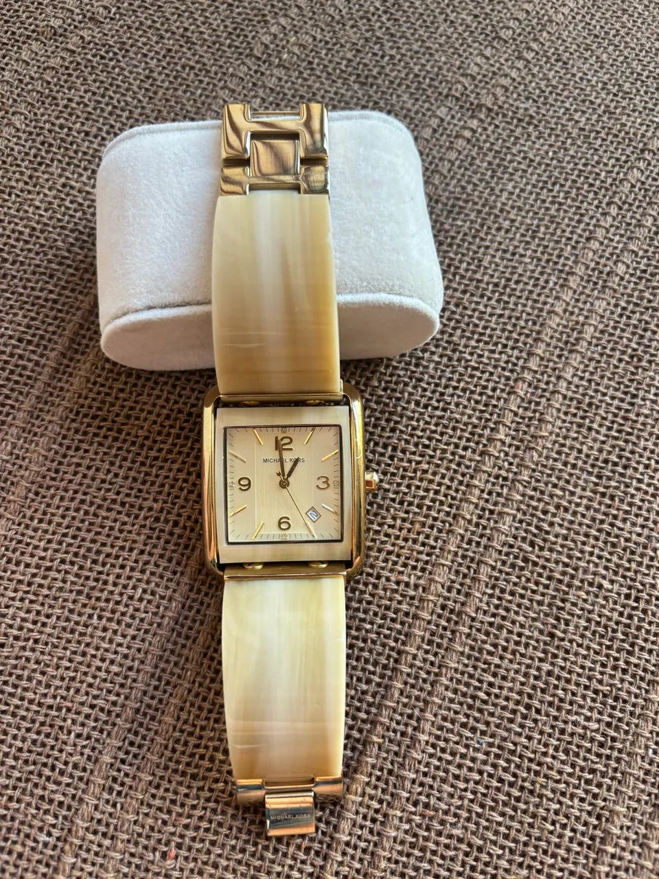 Relógio feminino Michael Kors dourado  - Foto 3