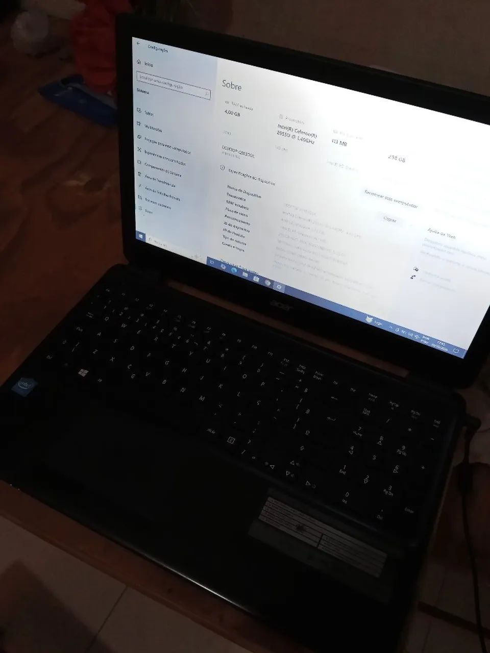Notebook muito bem conservado. Funcionando perfeitamente 