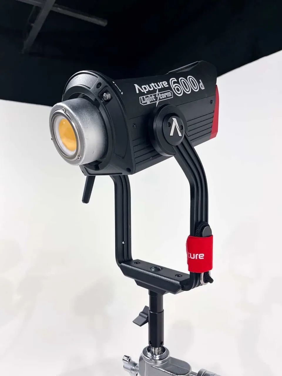 Aputure Ls 600d Light Storm Led 600w (Usado) - Acessórios para