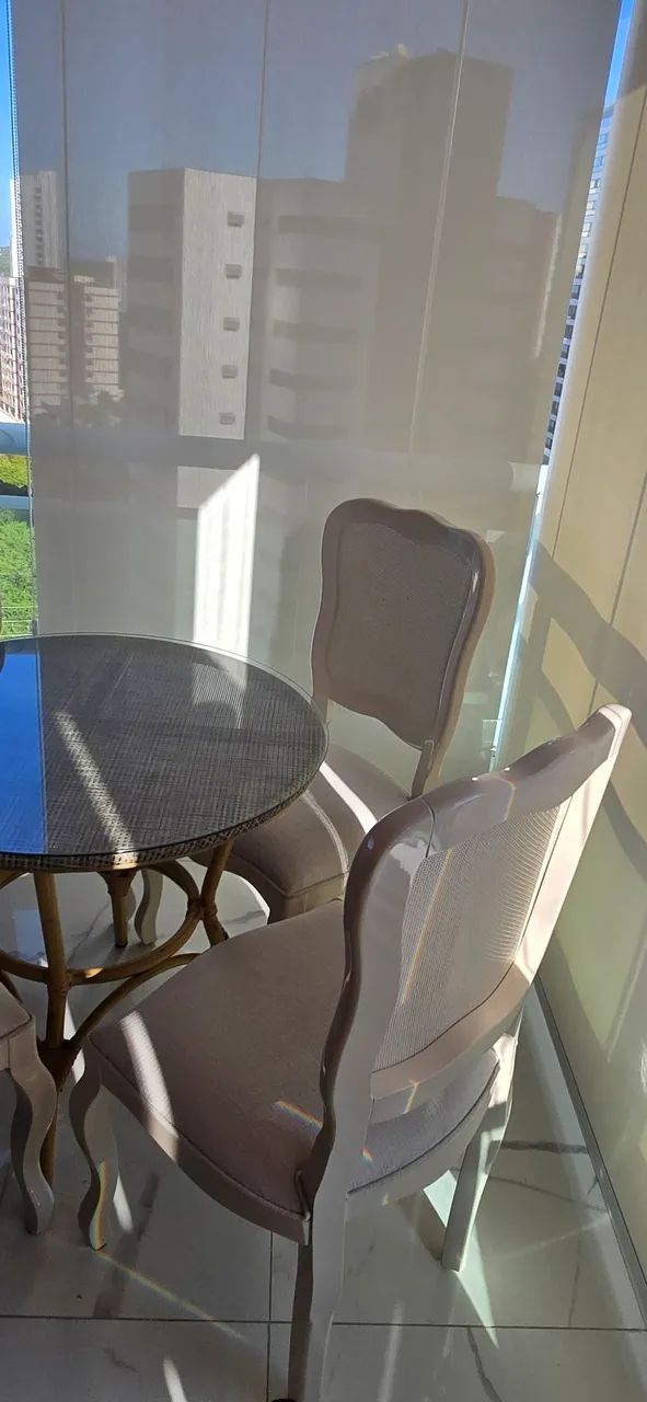 Conjunto mesa e cadeiras - Foto 2