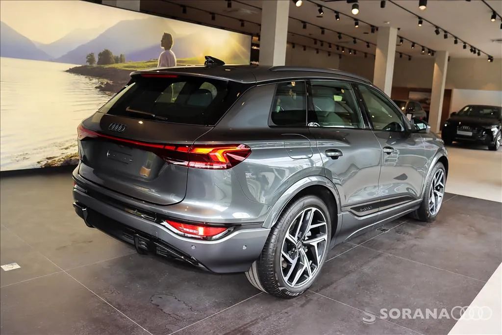 Audi E-Tron Performa. Black Aut. (elétrico) 2025 - Foto 4