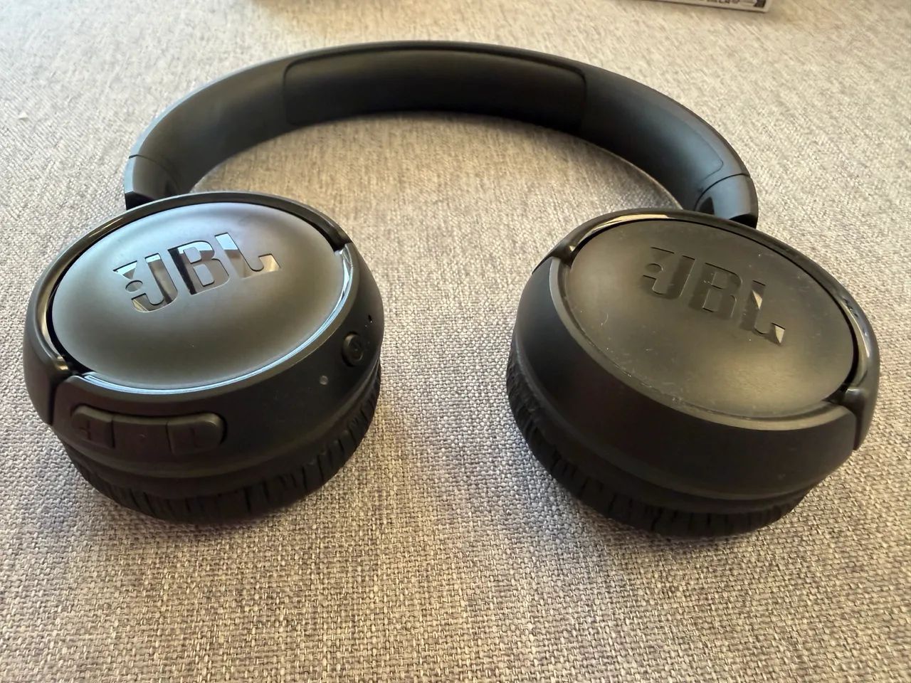 Fone JBL novo