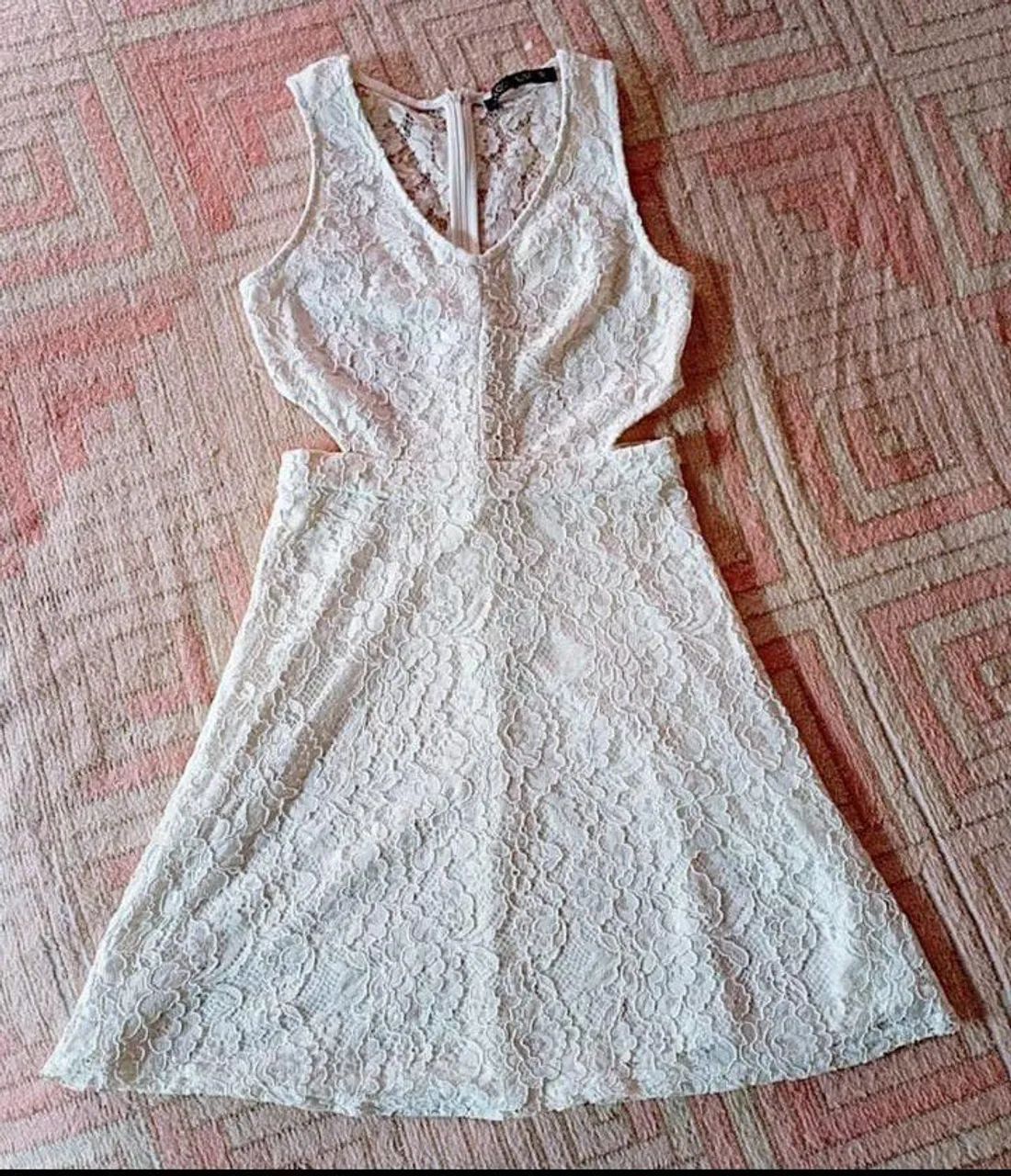 Vestido branco de renda - Foto 2