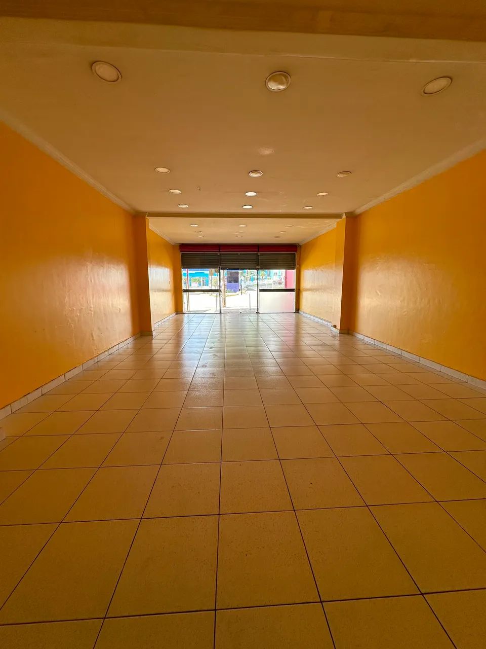 ALUGUEL - PONTO COMERCIAL ANIL 
