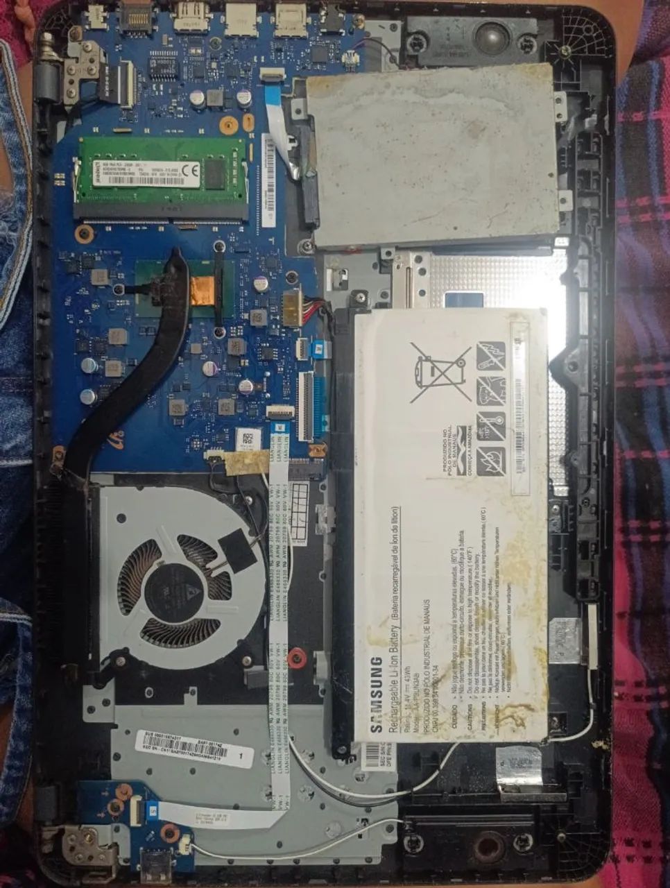 Vendo notebook Samsung Essentials E35X para retirada de peças