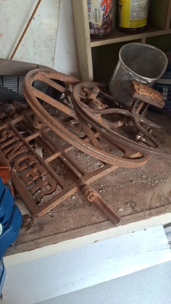 Peças de maquina de costura antigas 