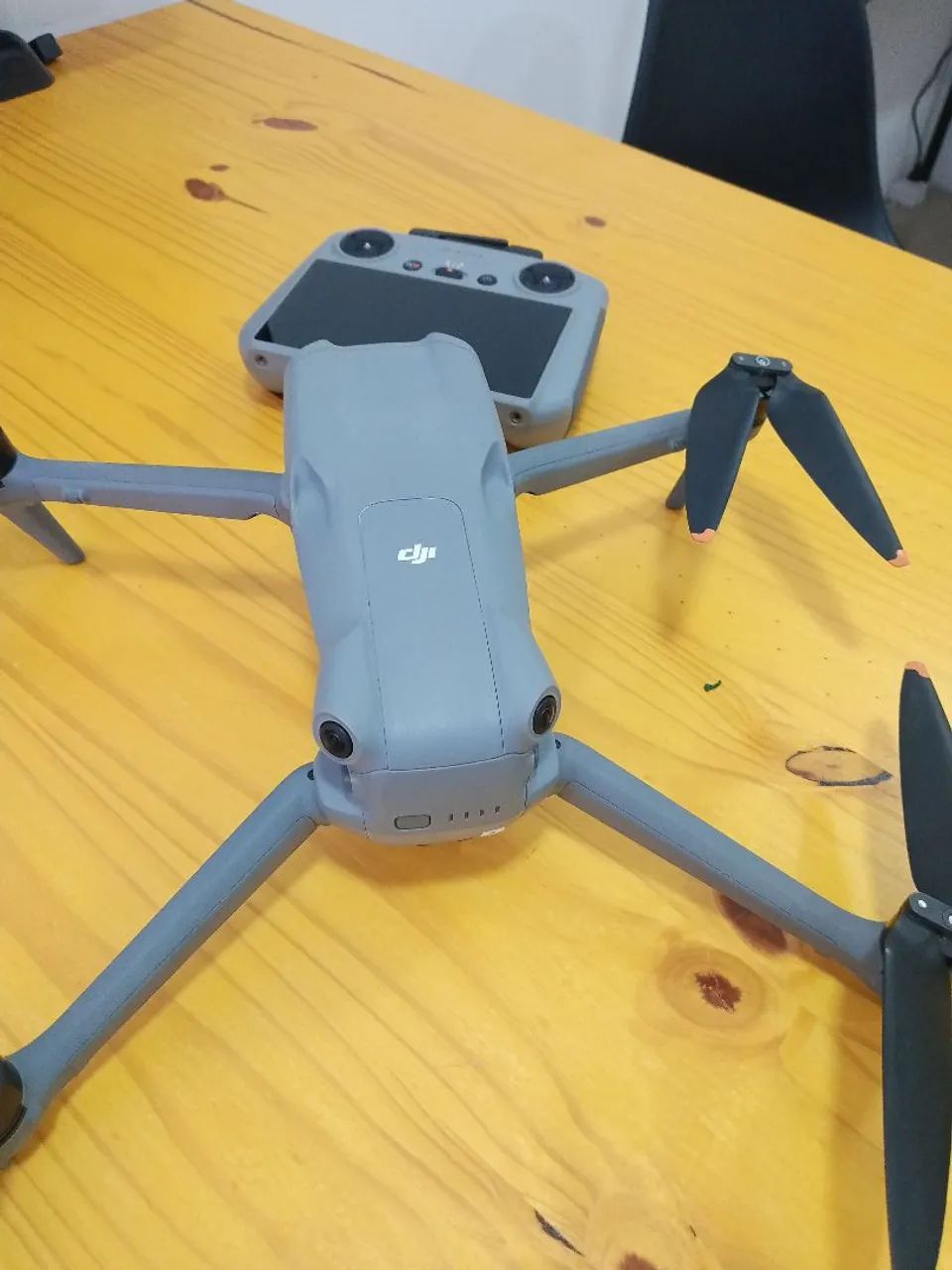 Drone DJI AIR 3 STANDARD com RC2 seminovo  - Foto 3