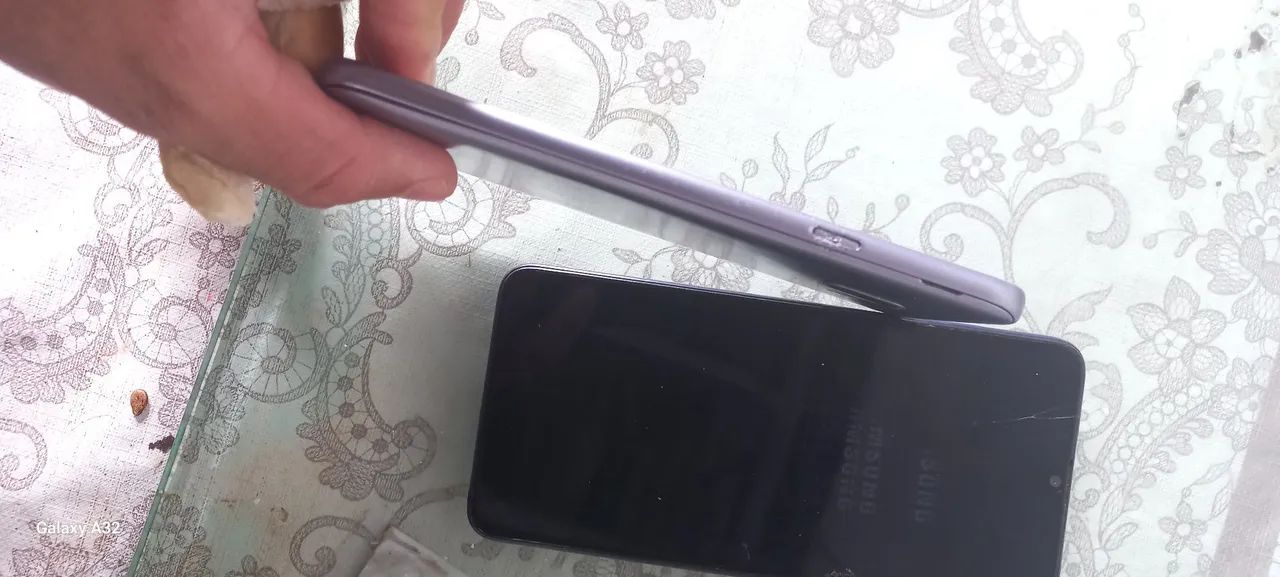 Samsung J4 + Samsung A20s com defeito  - Foto 5