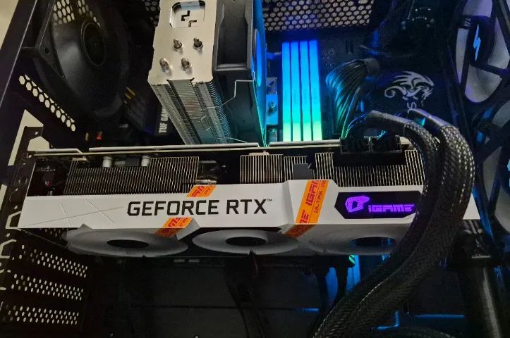  Placa de vídeo Colorful iGame RTX 3070 Ti 8GB Ultra White OC Triple Fan LED - TOP!