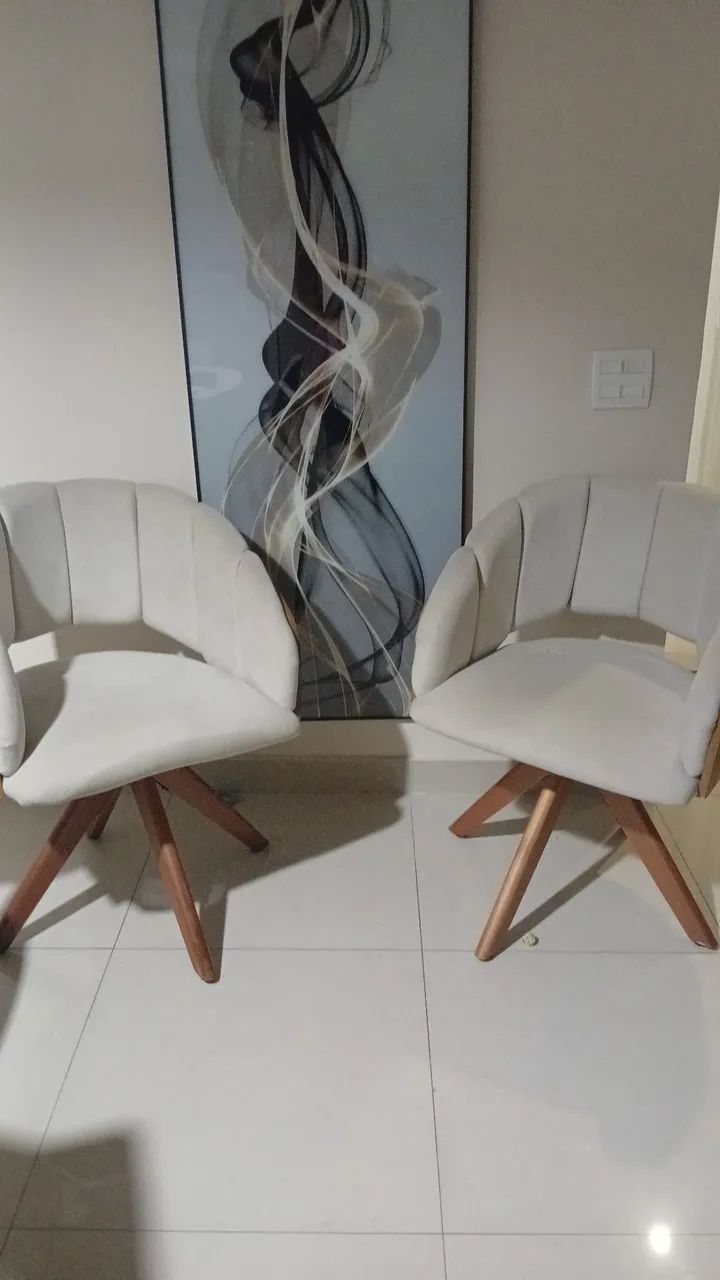 Vendo estas poltronas lindas.com pequenas avarias. - Foto 2