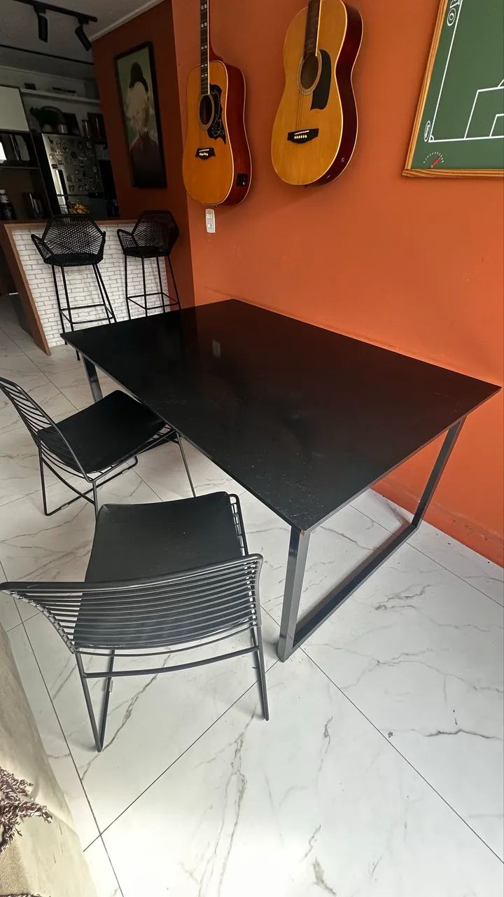 Mesa preta laqueada 1,50m x 1,00m + 2 cadeiras - Foto 2
