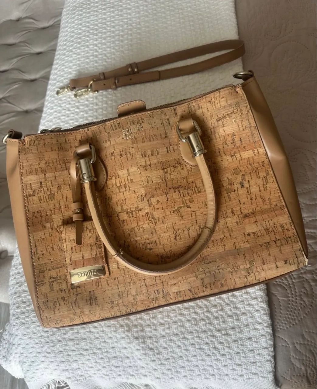 Bolsa Schutz Lorena tote cortiça  - Foto 3