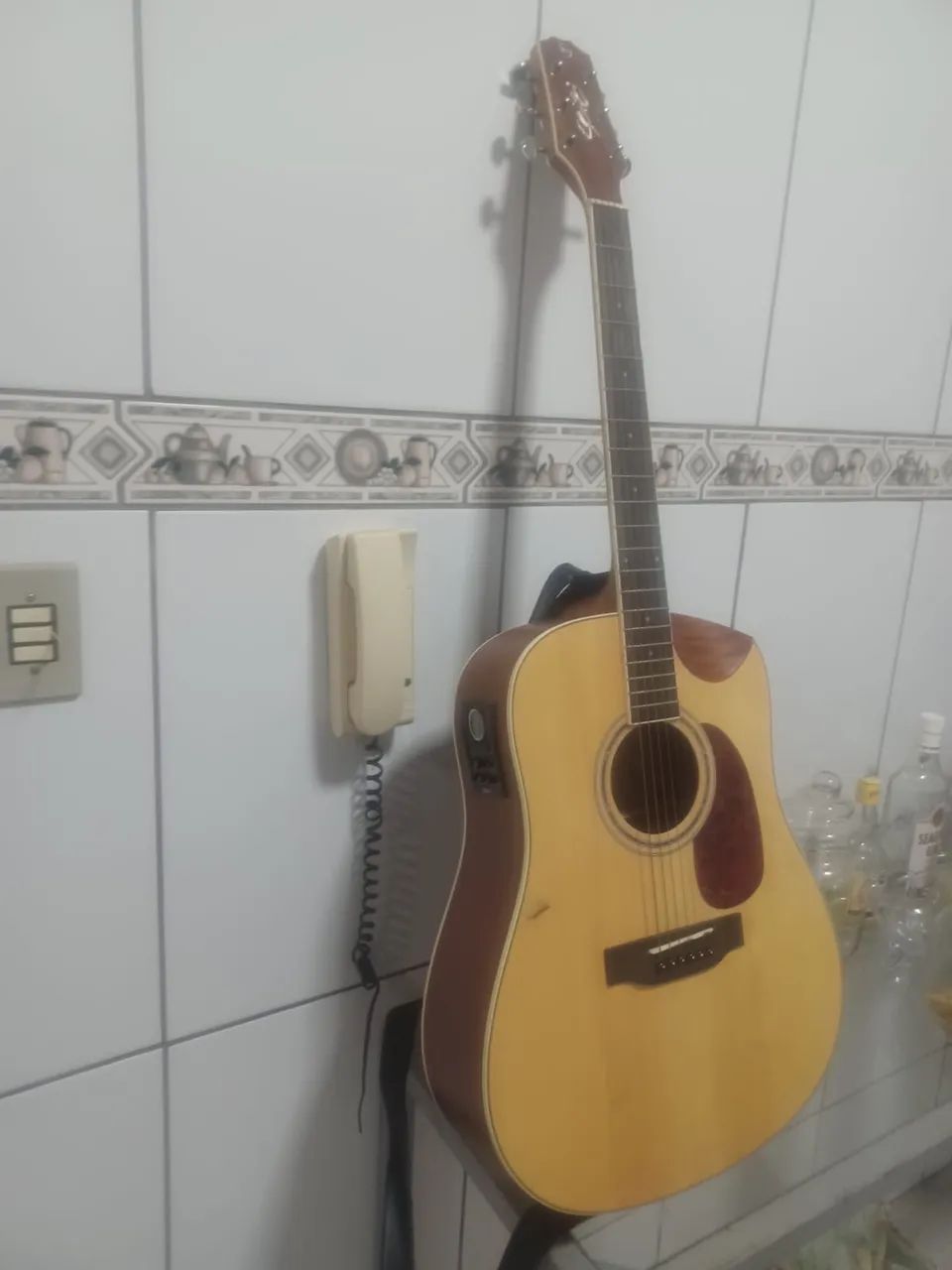 Vende-se violão profissional elétrico  - Foto 2