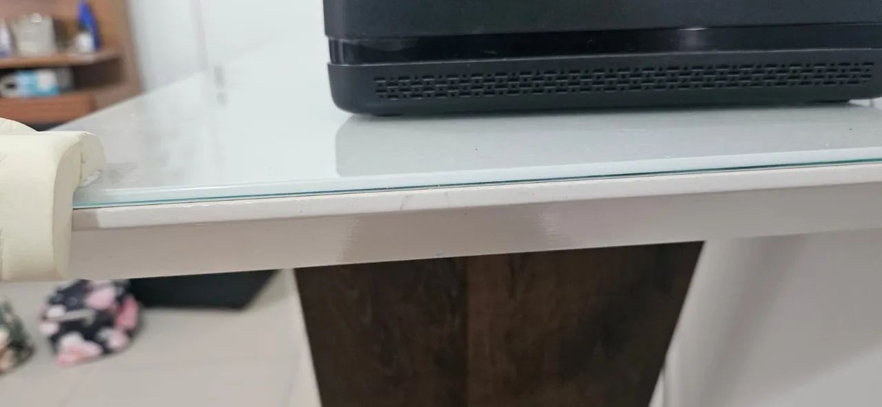 Aparador / Mesa Decorativa com Tampo de Vidro e Espelho - Foto 2